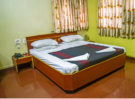 1 x Deluxe AC Room 